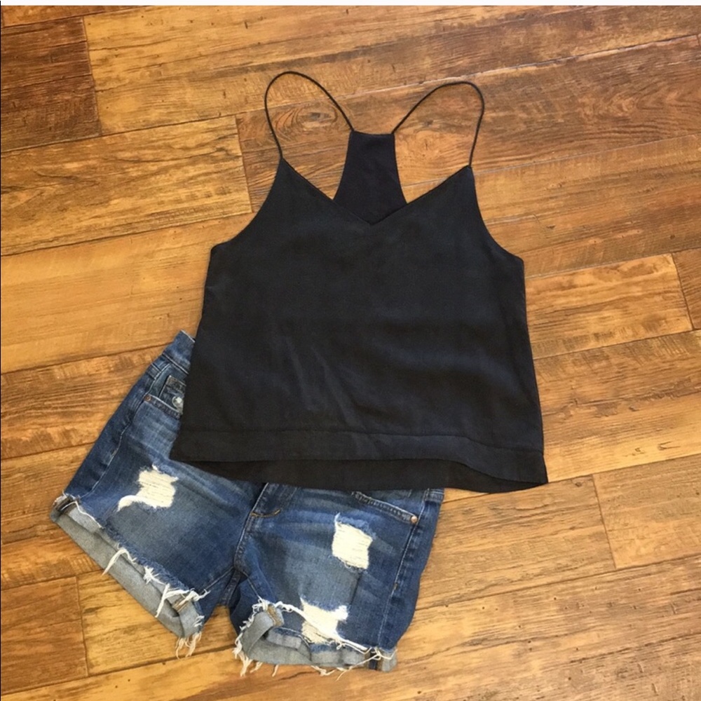 Lululemon wake and flow tank